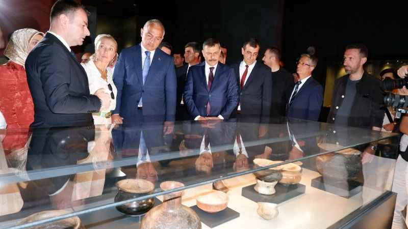 Palandöken Kültür Yolu Festivali Bakan Ersoy'un katılımıyla başladı Palandöken Kültür Yolu Festivali Bakan Ersoy'un katılımıyla başladı