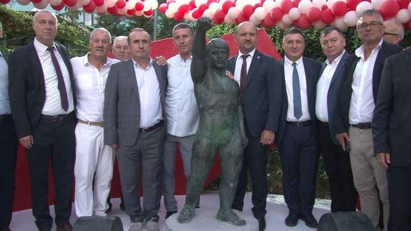 Kartal’da Naim Süleymanoğlu Parkı yenilendi