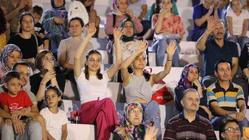Şehzadeler'de Türkiye-Bosna Hersek kardeşliği gecesi Şehzadeler'de Türkiye-Bosna Hersek kardeşliği gecesi