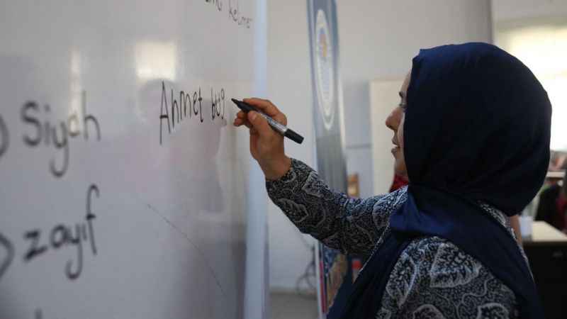 Bir annenin down sendromlu kızı için fedakarlığı