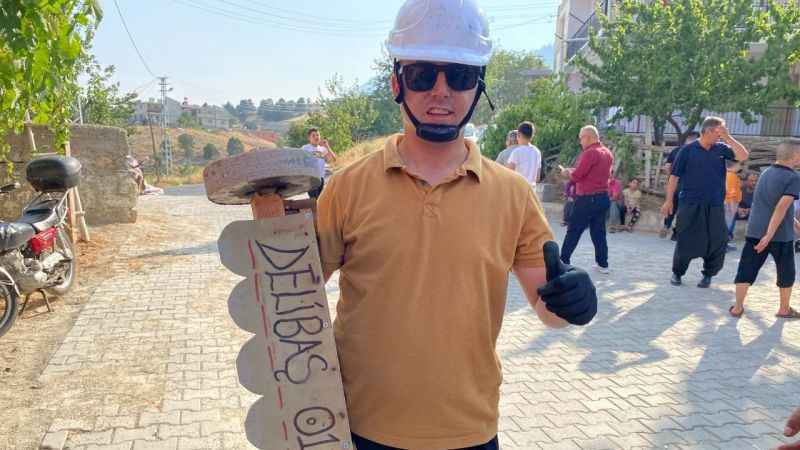 Köylüler el yapımı tahta araçlarla yarıştı Köylüler el yapımı tahta araçlarla yarıştı