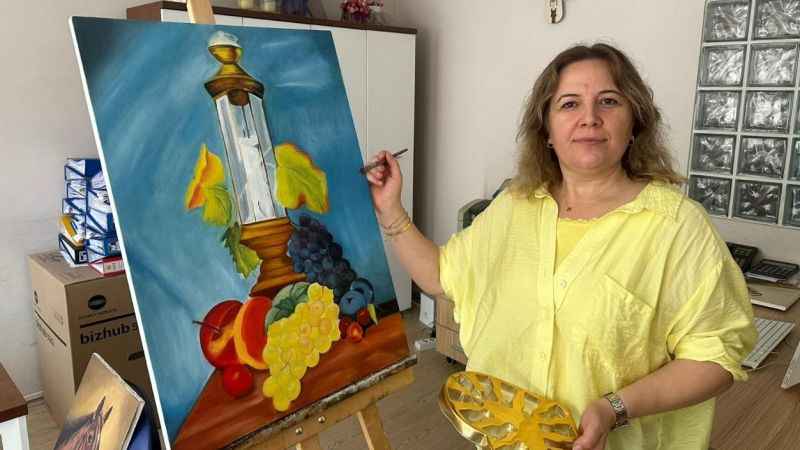 Hem muhasebeci, hem ressam Hem muhasebeci, hem ressam