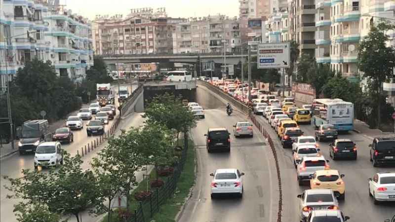 Antalya'da taşıt sayısı 1 milyon 399 bin 627 oldu Antalya'da taşıt sayısı 1 milyon 399 bin 627 oldu