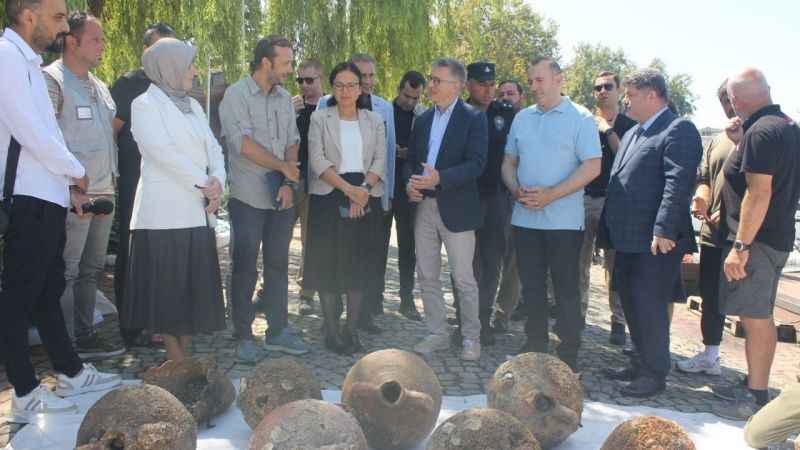 Deniz polisi Yalova açıklarında batık gemi buldu Deniz polisi Yalova açıklarında batık gemi buldu