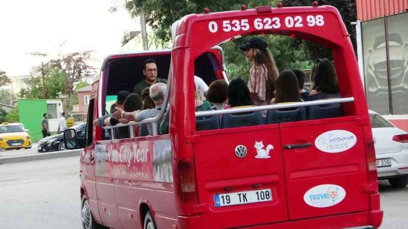 İranlı turistler şehri böyle gezdi İranlı turistler şehri böyle gezdi