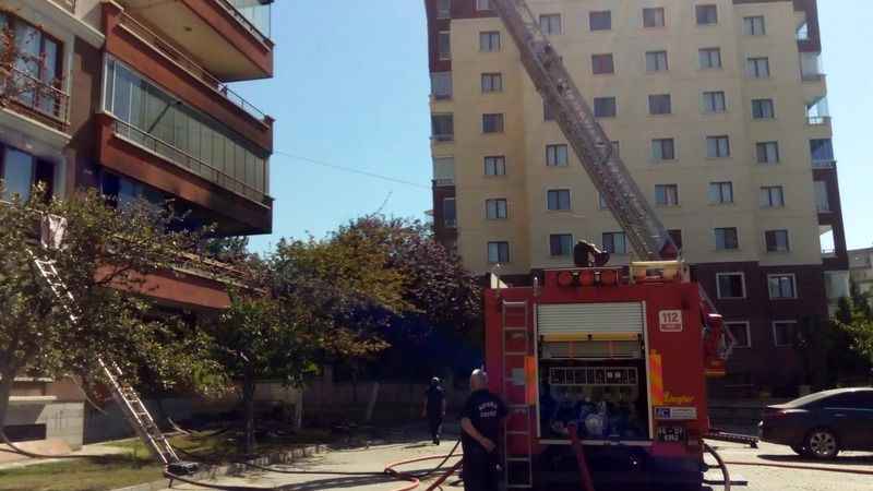 Ankara'da bir evde patlayan piknik tüpü yangına neden oldu