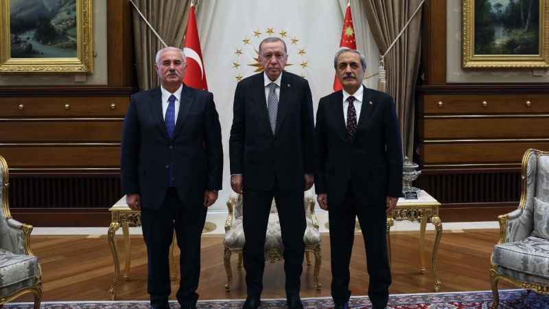 Cumhurbaşkanı Erdoğan, Yargıtay Başkanı ve Yargıtay Cumhuriyet Başsavcısı’nı kabul etti Cumhurbaşkanı Erdoğan, Yargıtay Başkanı ve Yargıtay Cumhuriyet Başsavcısı’nı kabul etti