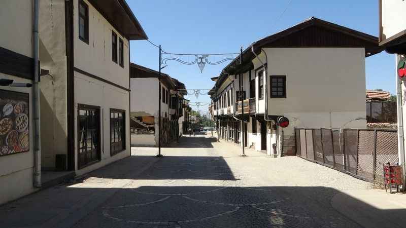 Malatya'nın lezzet caddesi sessizliğe gömüldü Malatya'nın lezzet caddesi sessizliğe gömüldü