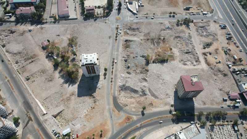 Depremin simgesi Ebrar Sitesi’nde enkaz kalmadı Depremin simgesi Ebrar Sitesi’nde enkaz kalmadı