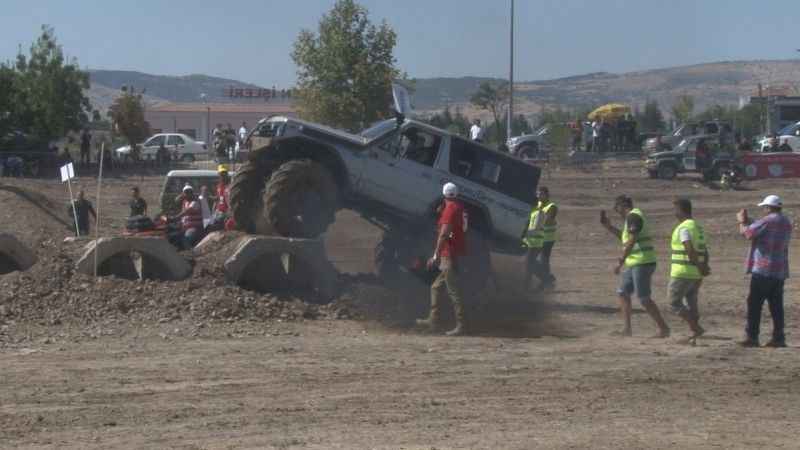 Başkentte düzenlenen off-road yarışması nefes kesti
