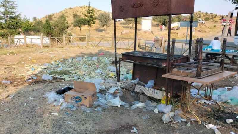 İYİ Parti'nin programı sonrası çevre kirliliği tepkiye neden oldu