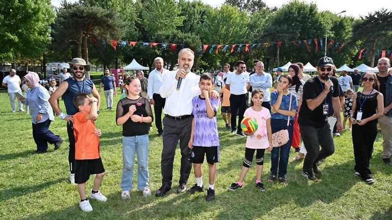 Eskimeyen oyunlar, sokağa taştı Eskimeyen oyunlar, sokağa taştı