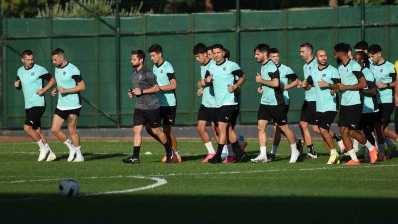 Manisa FK - Tuzlaspor karşılaşmasının saati ve stadı sıcak havadan dolayı değiştirildi Manisa FK - Tuzlaspor karşılaşmasının saati ve stadı sıcak havadan dolayı değiştirildi