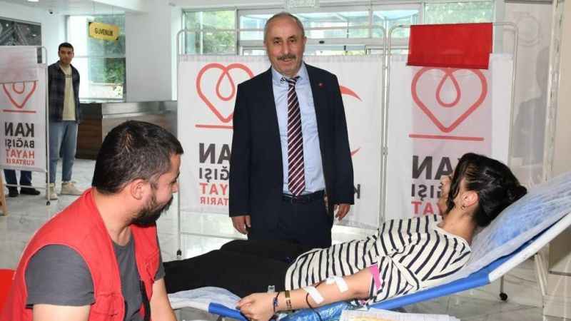 Amasya Belediyesi çalışanlarından Kızılay'a kan bağışı Amasya Belediyesi çalışanlarından Kızılay'a kan bağışı