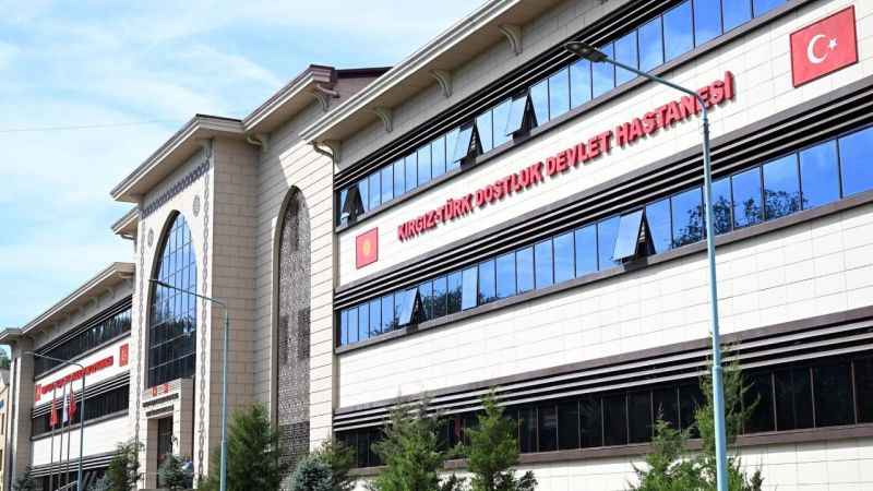 Kırgızistan’da Türk doktorlardan ilk böbrek nakli ameliyatı Kırgızistan’da Türk doktorlardan ilk böbrek nakli ameliyatı