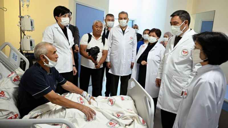 Kırgızistan’da Türk doktorlardan ilk böbrek nakli ameliyatı Kırgızistan’da Türk doktorlardan ilk böbrek nakli ameliyatı