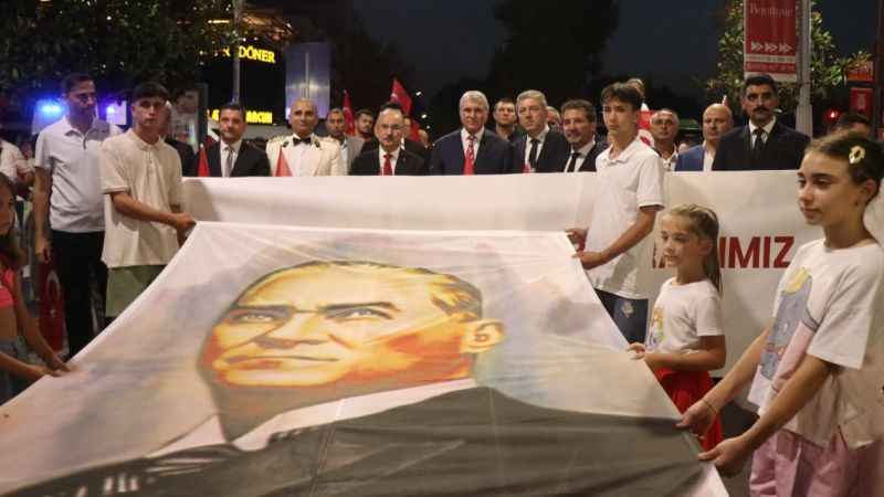 Sakarya, Zafer Bayramı’nda tek yürek oldu Sakarya, Zafer Bayramı’nda tek yürek oldu