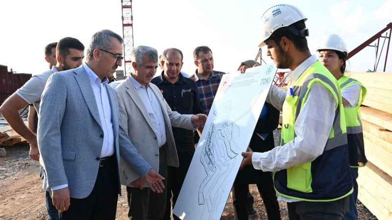 Başkan Güngör: “Kalıcı konutlar yükselmeye devam ediyor” Başkan Güngör: “Kalıcı konutlar yükselmeye devam ediyor”