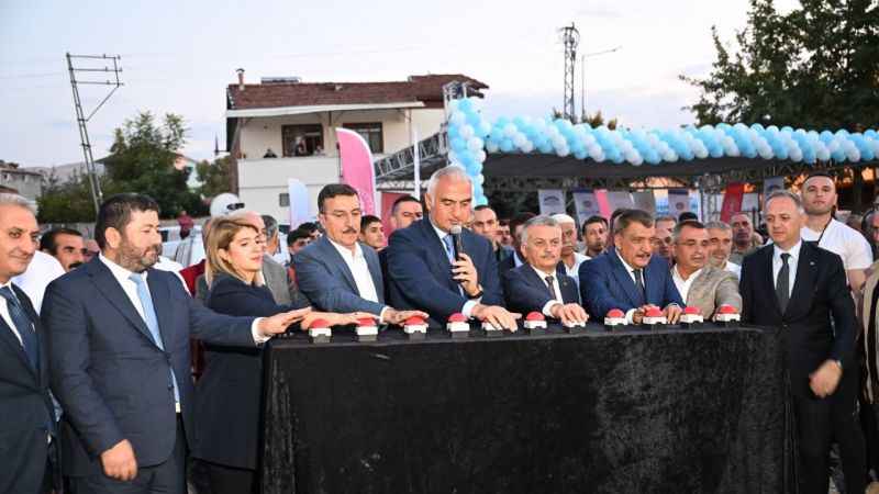 Bakan Ersoy: “Malatya ayağa kalkana kadar buradayız”