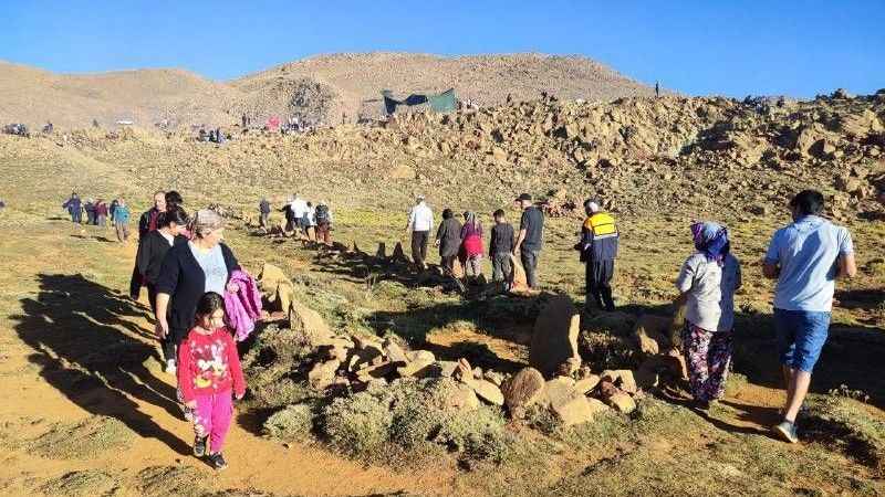 7 asırlık gelenek Sanrıdas Dağı zirvesinde yaşatıldı
