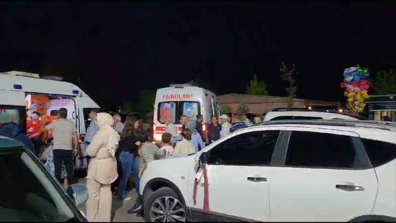 Düğün evinde yedikleri yemekten zehirlendiler Düğün evinde yedikleri yemekten zehirlendiler