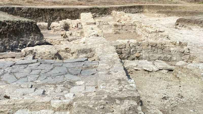 Bathonea Antik Kenti’nde kazıların bu yıl da sonuna gelindi Bathonea Antik Kenti’nde kazıların bu yıl da sonuna gelindi