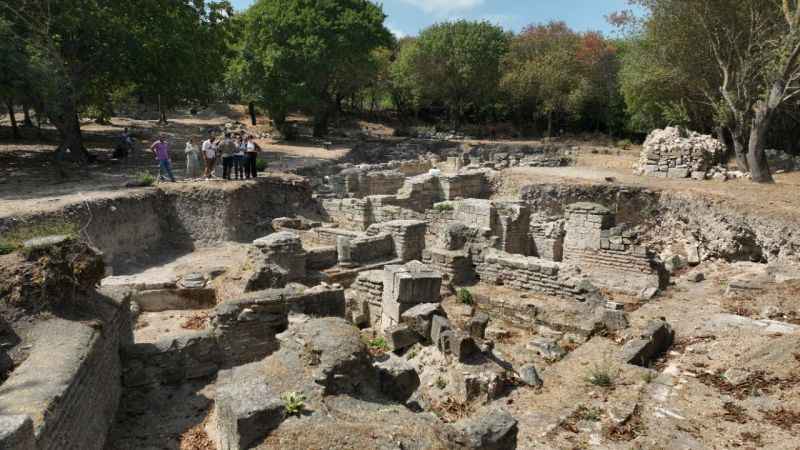 Bathonea Antik Kenti’nde kazıların bu yıl da sonuna gelindi Bathonea Antik Kenti’nde kazıların bu yıl da sonuna gelindi