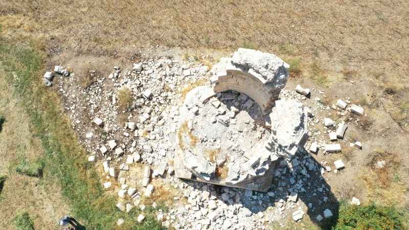 600 yıllık Kara Yusuf Bey Kümbeti onarılmayı bekliyor 600 yıllık Kara Yusuf Bey Kümbeti onarılmayı bekliyor