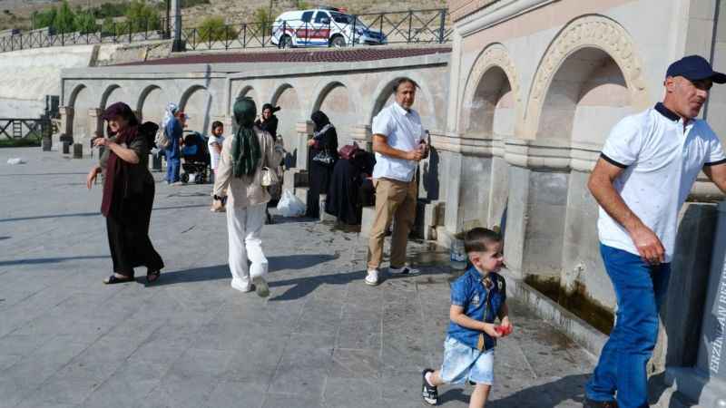 Erzincan’ın ekşi suyuna ilgi her geçen gün artıyor Erzincan’ın ekşi suyuna ilgi her geçen gün artıyor