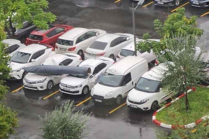Başkentte bir otoparka uçak parçası düştü