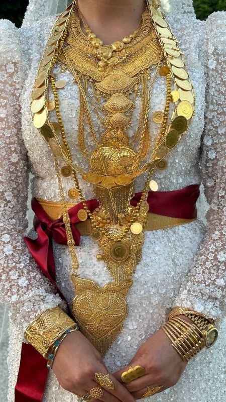 Geline kilolarca altın, damada ise 2 milyon TL takıldı