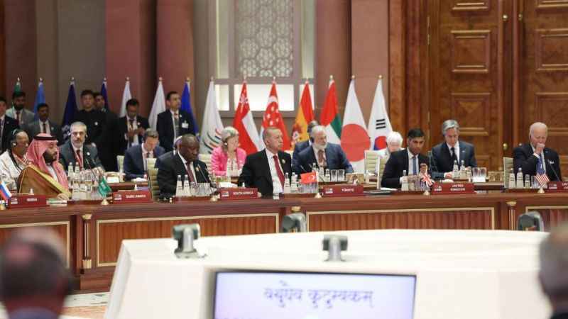 Cumhurbaşkanı Erdoğan, G20 zirvesinin ilk oturumuna katıldı