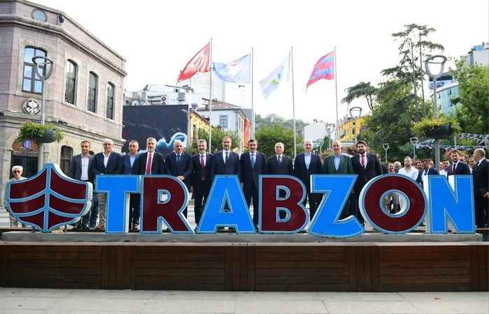 Cumhurbaşkanı Yardımcısı Cevdet Yılmaz Trabzon'da Cumhurbaşkanı Yardımcısı Cevdet Yılmaz Trabzon'da