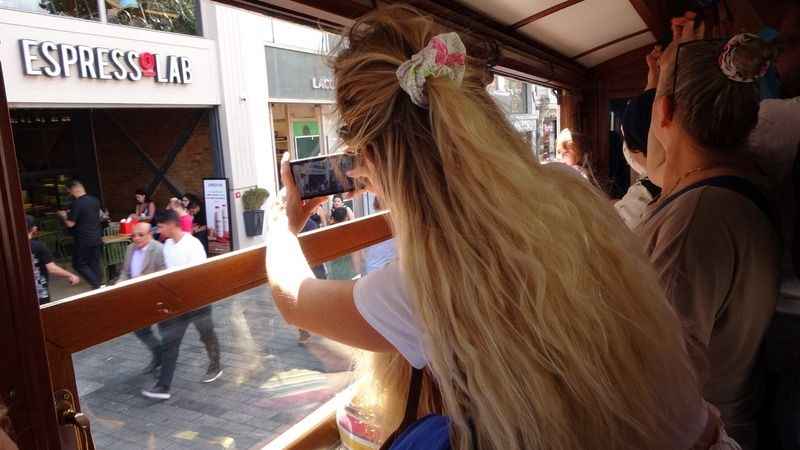 Nostaljik tramvaylarda şarkılarla zaman yolculuğu Nostaljik tramvaylarda şarkılarla zaman yolculuğu