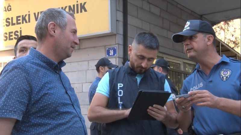 Ankara Emniyetinden okul çevrelerinde denetim Ankara Emniyetinden okul çevrelerinde denetim