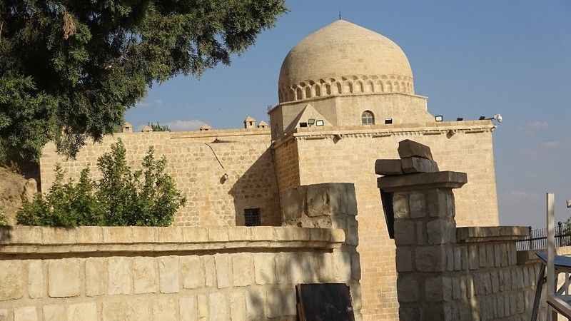 Mardin'de bin yıllık medresede deprem çatlakları