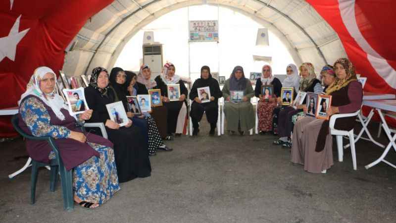 Annelerin umutlu bekleyişi bin 472 gündür devam ediyor