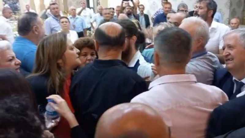 Gerginlik yaşanan CHP kongresinde milletvekili bayıldı