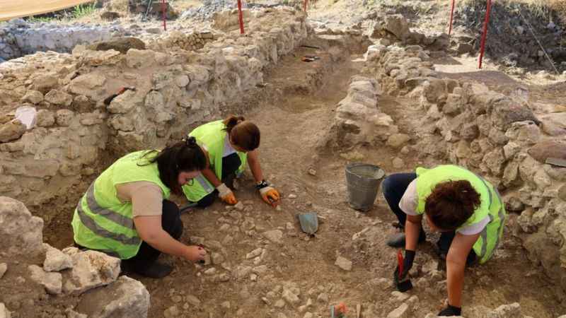 2 bin 500 yıllık zar oyunu tablası bulundu