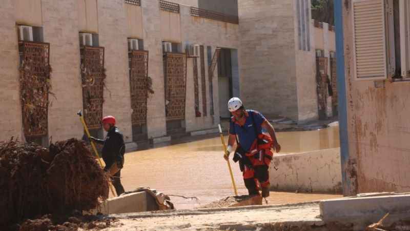 Türkiye’nin yardım eli Libya’ya ulaştı Türkiye’nin yardım eli Libya’ya ulaştı