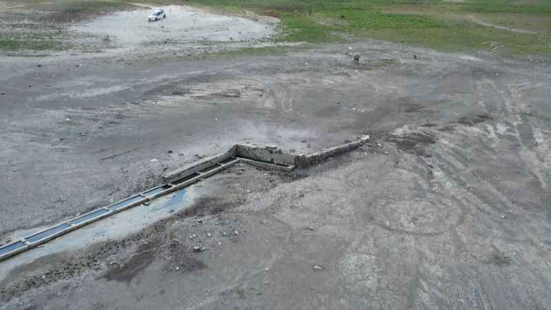 Suların çekildiği Sazlıdere Barajı’nda tarihi köprü ve yalak ortaya çıktı Suların çekildiği Sazlıdere Barajı’nda tarihi köprü ve yalak ortaya çıktı