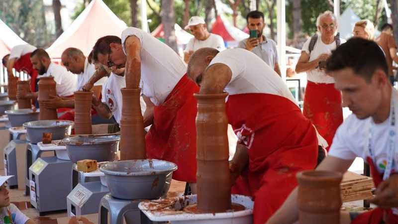 Menemen'deki Çömlek Festivali'nde Inna rüzgarı