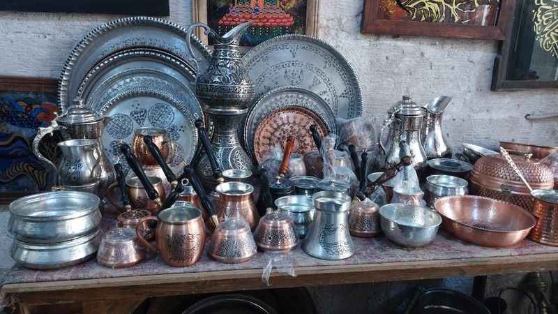 Mardinli bakır ustası 5 yaşından beri elleriyle sanat işliyor Mardinli bakır ustası 5 yaşından beri elleriyle sanat işliyor