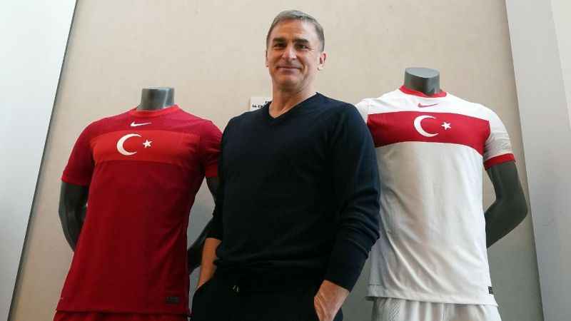 Stefan Kuntz: "Türkiye'nin, Avrupa Şampiyonası'na katılma hakkı kazanmasını diliyorum" Stefan Kuntz: "Türkiye'nin, Avrupa Şampiyonası'na katılma hakkı kazanmasını diliyorum"