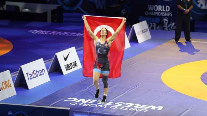 Buse Tosun Çavuşoğlu, dünya şampiyonu oldu