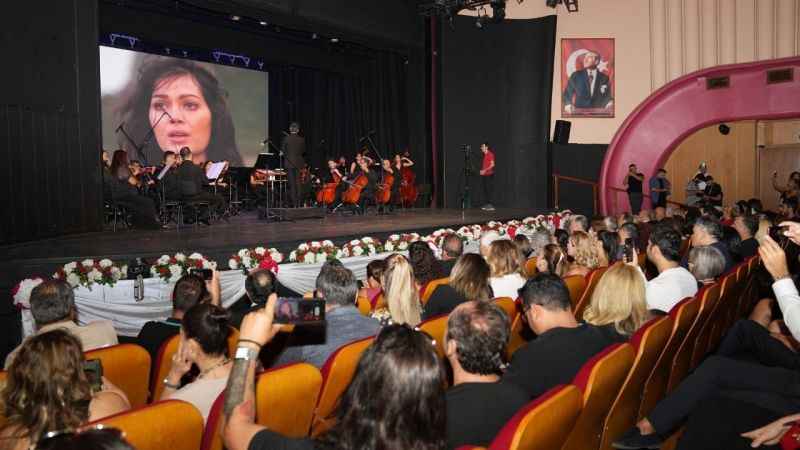 Altın Koza'da Perran Kutman ve Cihan Ünal'a onur ödülü Altın Koza'da Perran Kutman ve Cihan Ünal'a onur ödülü