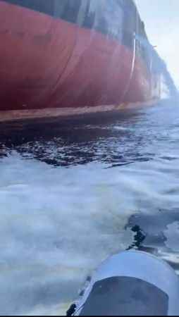 Marmara Denizi’ni kirleten gemiye 7 milyon 717 bin lira ceza Marmara Denizi’ni kirleten gemiye 7 milyon 717 bin lira ceza