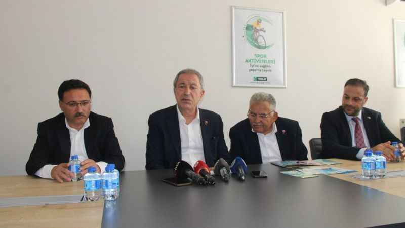 Hulusi Akar: "Uyuşturucu ile sonuna kadar mücadele edilmeli" Hulusi Akar: "Uyuşturucu ile sonuna kadar mücadele edilmeli"