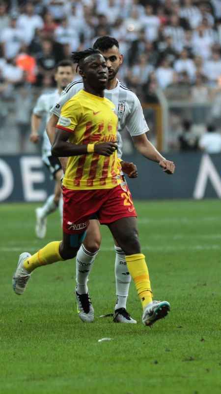 Carlos Mane ligdeki ilk golünü attı