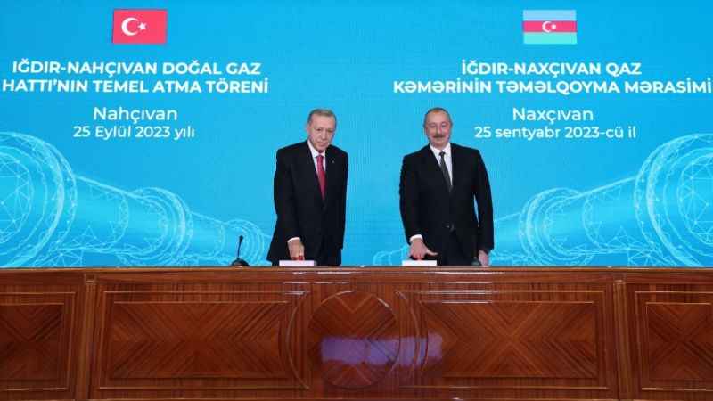 Erdoğan ve Aliyev, Iğdır-Nahçıvan Doğalgaz Boru Hattı temelini attı Erdoğan ve Aliyev, Iğdır-Nahçıvan Doğalgaz Boru Hattı temelini attı